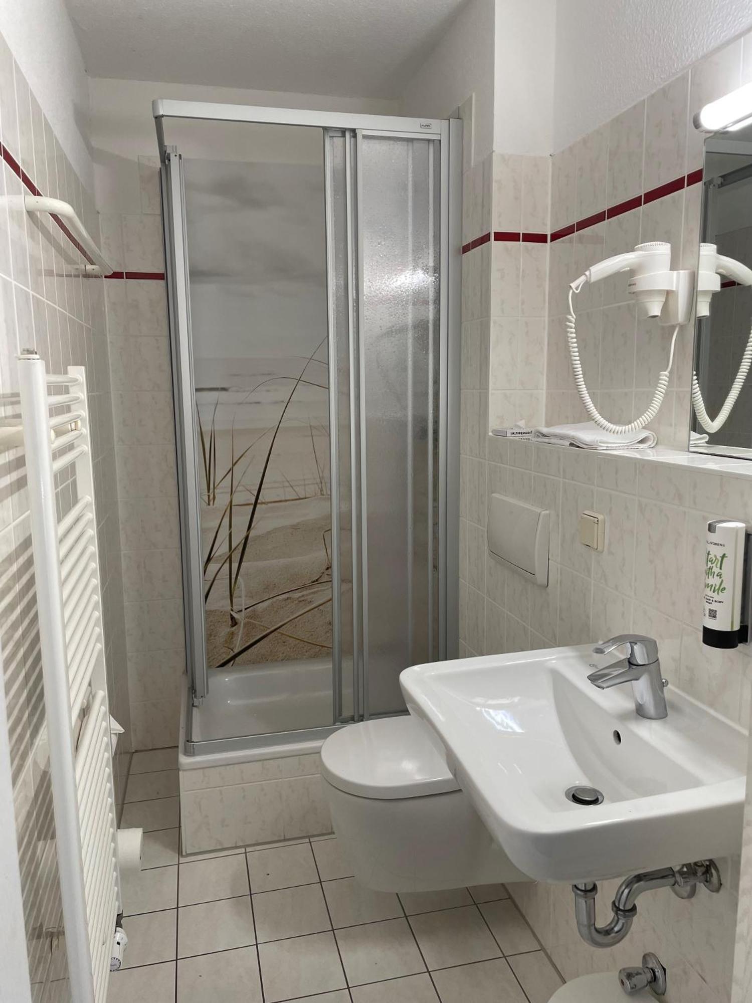 Hotel Am Rugard 베르겐 아우프 뤼겐 외부 사진