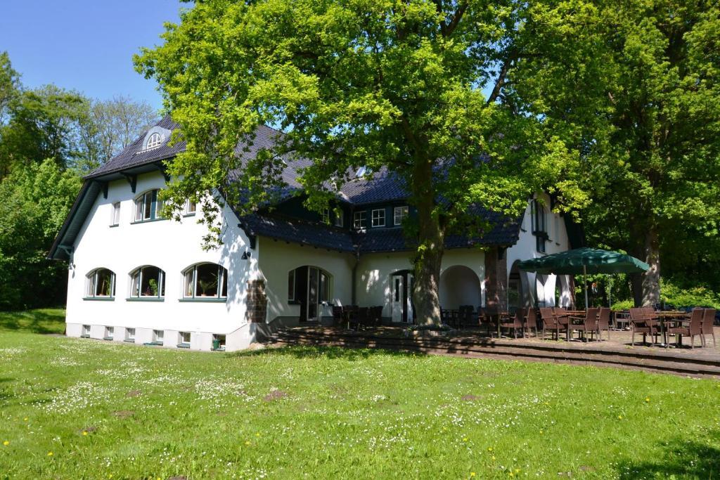 Hotel Am Rugard 베르겐 아우프 뤼겐 외부 사진